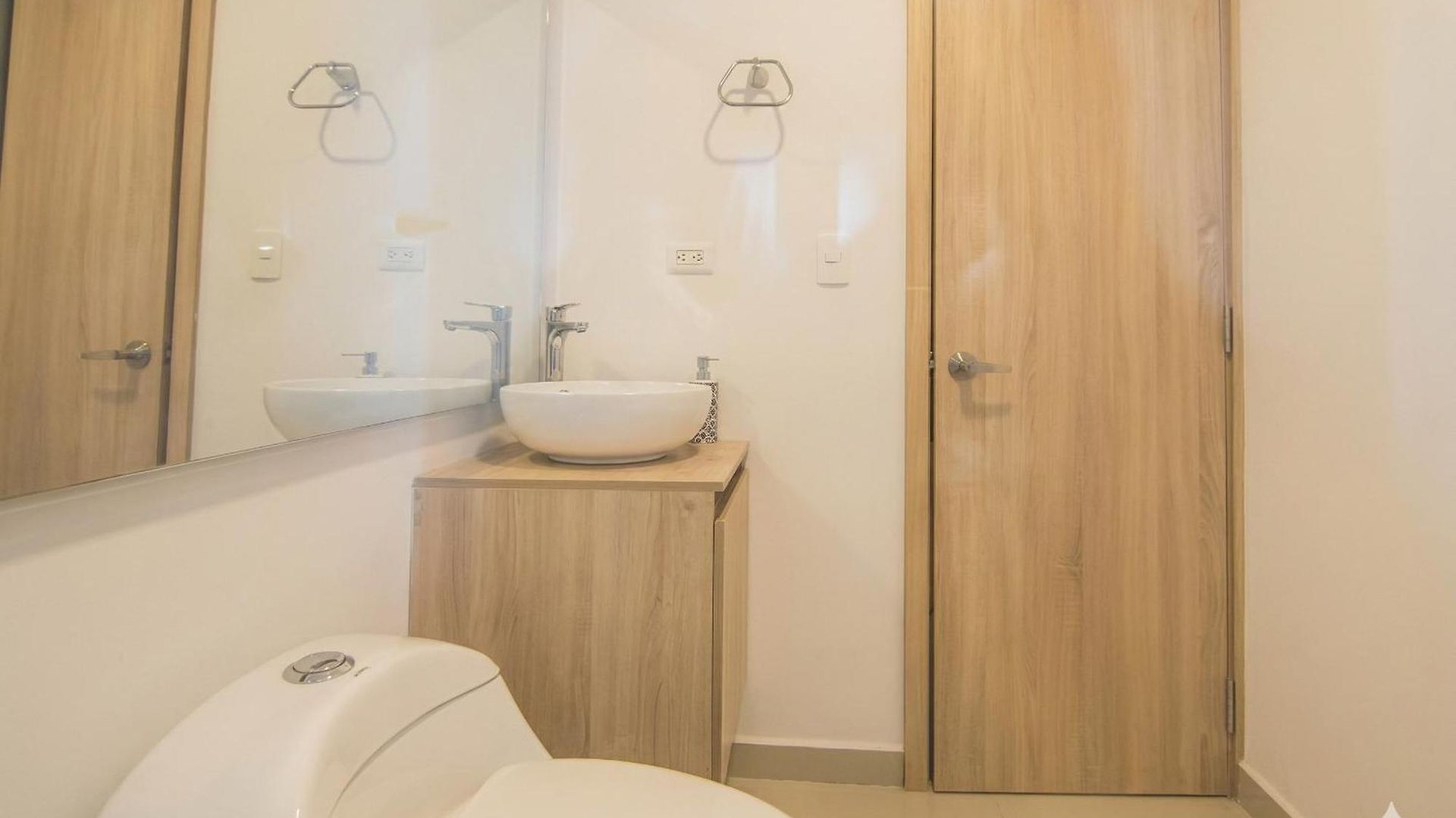 Exclusivo A Cuadra De La Playa Apartamento