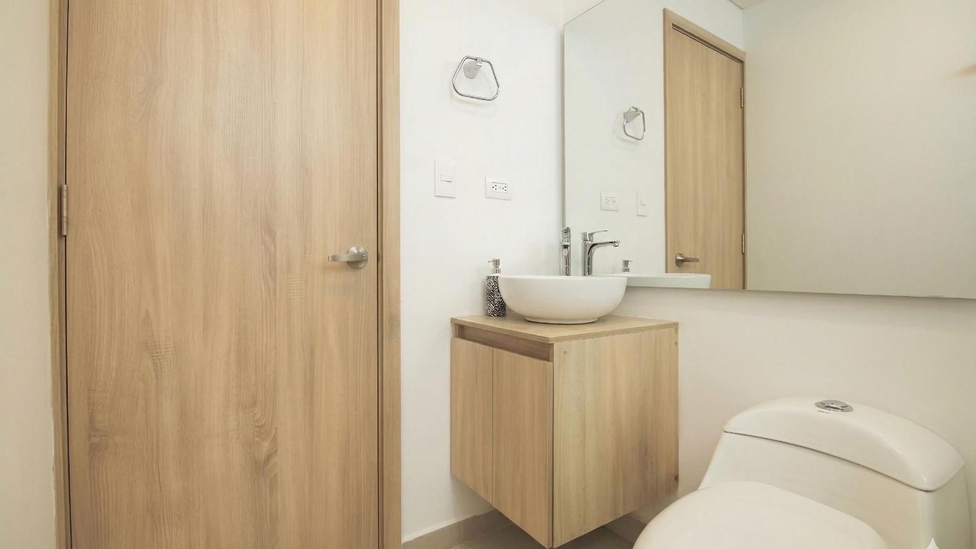 Exclusivo A Cuadra De La Playa Apartamento