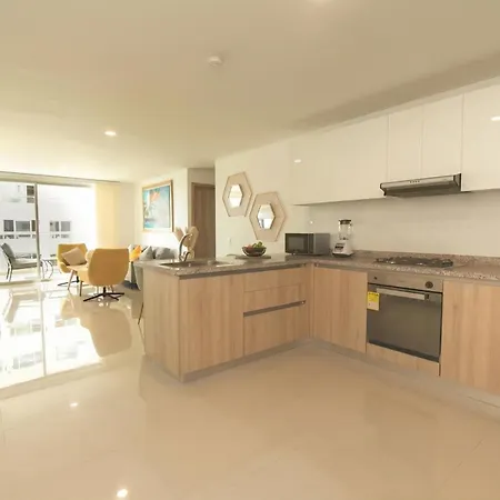 Exclusivo A Cuadra De La Playa Apartamento *