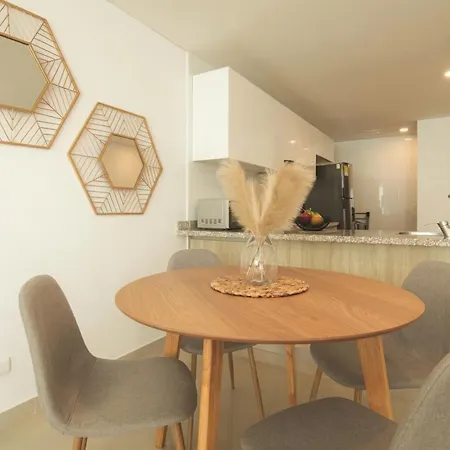 Apartamento Exclusivo A Cuadra De La Playa