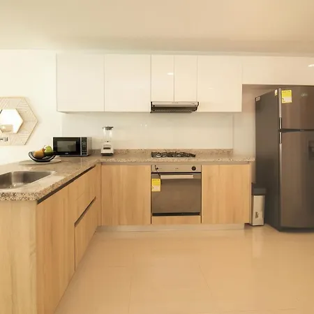 Exclusivo A Cuadra De La Playa Apartamento *