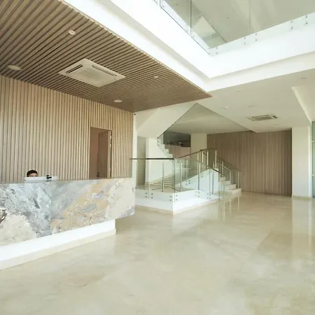 Exclusivo A Cuadra De La Playa Apartamento *